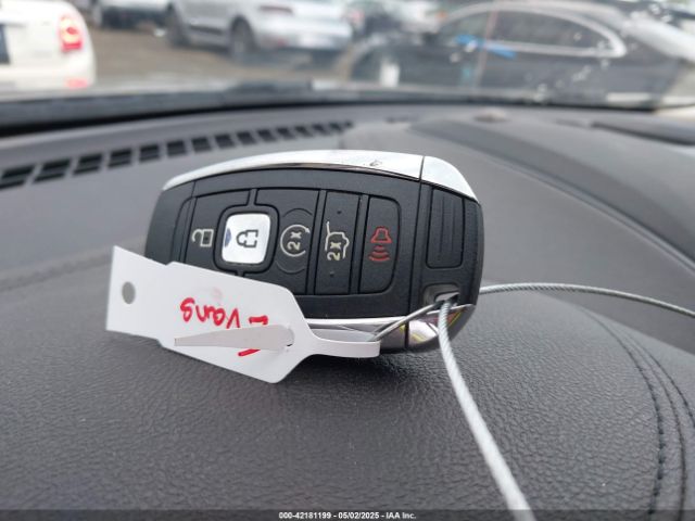 5LMCJ1D97KUL39481 Lincoln Mkc Standard
