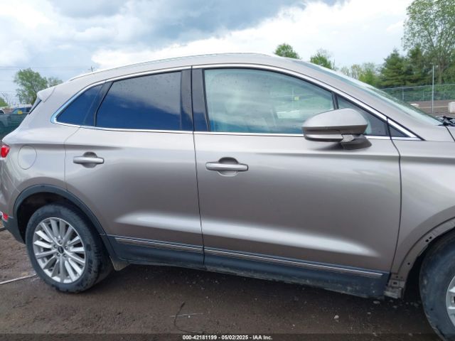 5LMCJ1D97KUL39481 Lincoln Mkc Standard
