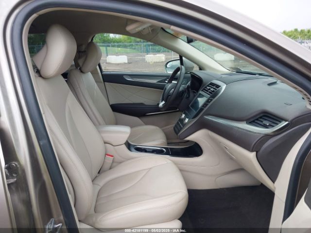 5LMCJ1D97KUL39481 Lincoln Mkc Standard