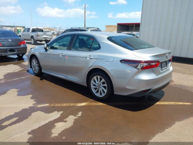 2022 TOYOTA CAMRY 4T1C11AK0NU640401 Photo 2