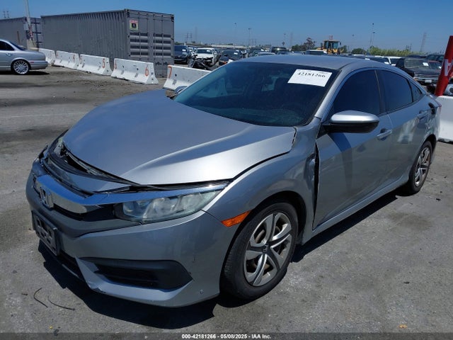 Honda Civic Lx 2018 2HGFC2F58JH527122 Image 2