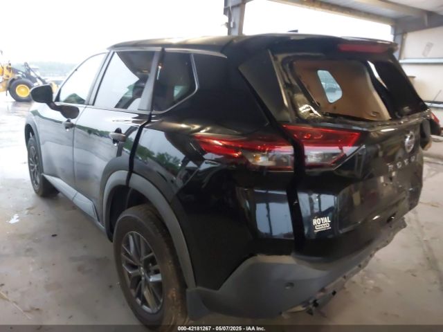 5N1AT3AA6MC688333 Nissan Rogue S Fwd