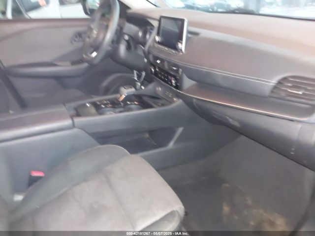 5N1AT3AA6MC688333 Nissan Rogue S Fwd