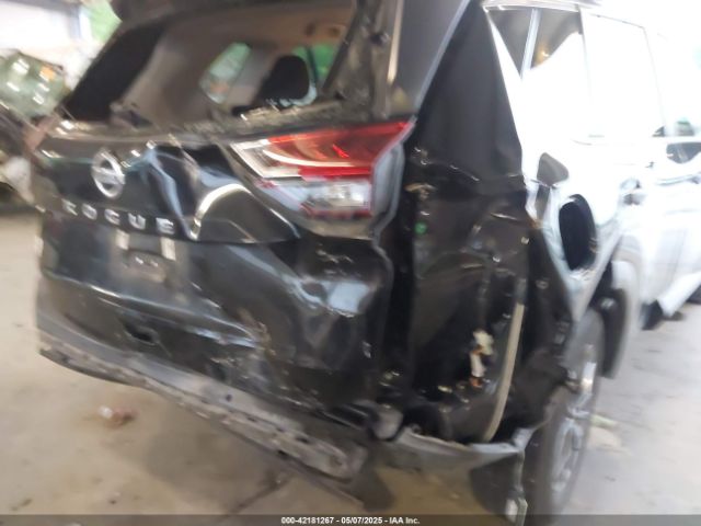 5N1AT3AA6MC688333 Nissan Rogue S Fwd
