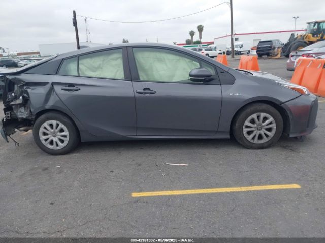JTDKAMFU2N3181566 Toyota Prius L