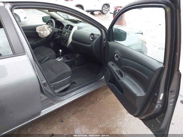 3N1CN7AP8HL816216 Nissan 2017