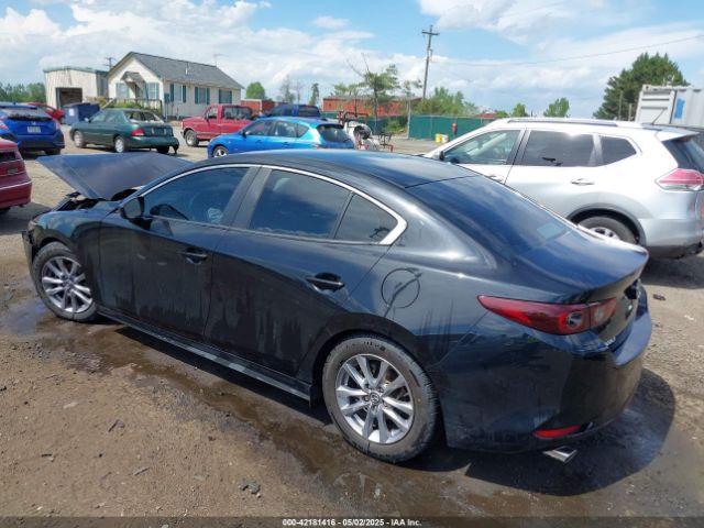 2022 MAZDA MAZDA3 3MZBPAAL2NM301468 Photo 2