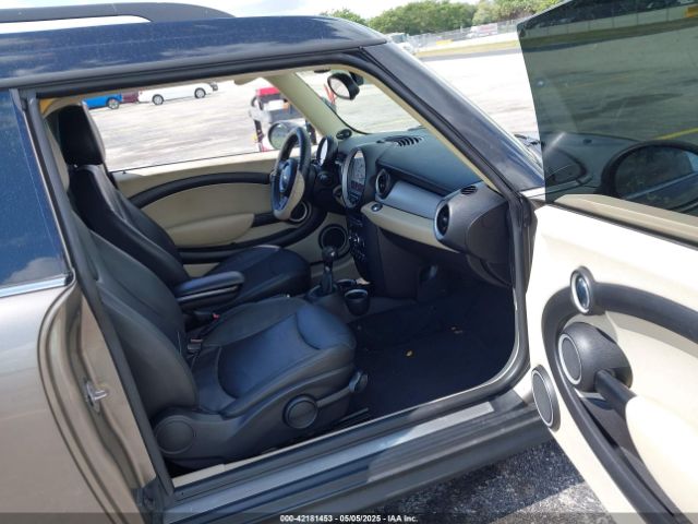 2013 MINI CLUBMAN WMWZF3C51DT489685 Photo 4