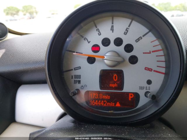 2013 MINI CLUBMAN WMWZF3C51DT489685 Photo 6