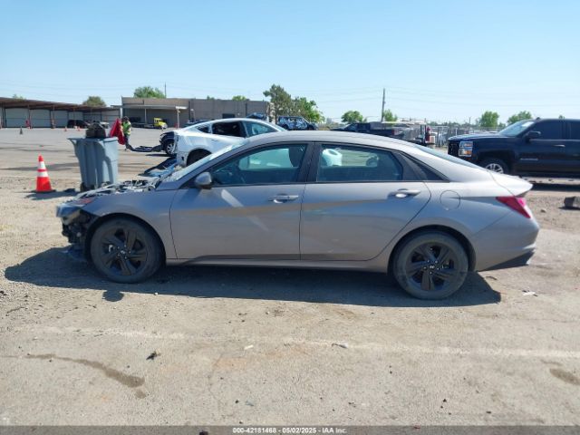 KMHLS4AG8NU281907 Hyundai ELANTRA SEL