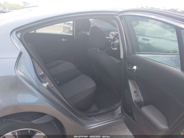 3KPFL4A79JE282653 KIA FORTE S