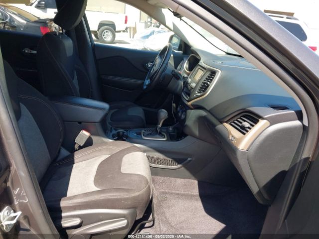 1C4PJMAS3GW340107 Jeep Cherokee Altitude