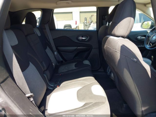 1C4PJMAS3GW340107 Jeep Cherokee Altitude