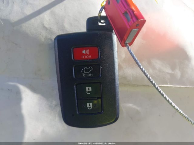 5TDKZRFH1JS529875 Toyota Highlander Xle