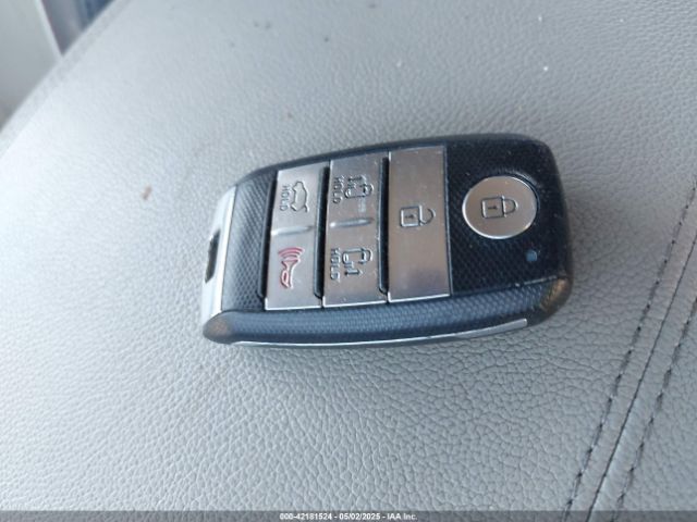 KNDMC5C11H6265352 KIA SEDONA EX