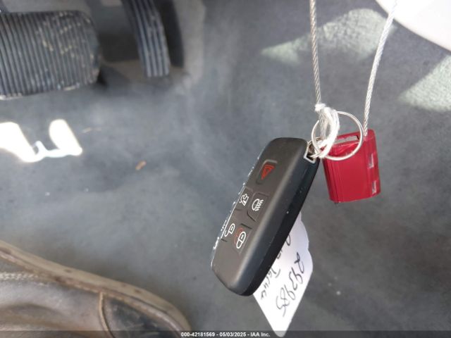 2017 JAGUAR XJ SAJWA1C76H8W08819 Photo 10