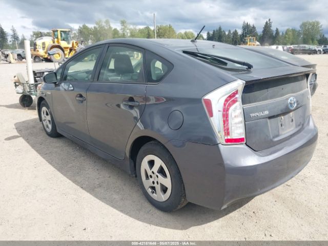 JTDKN3DU2F1997353 Toyota Prius Two