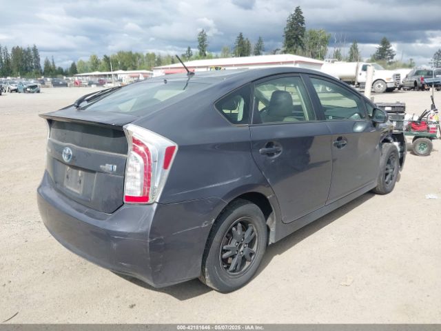 JTDKN3DU2F1997353 Toyota Prius Two