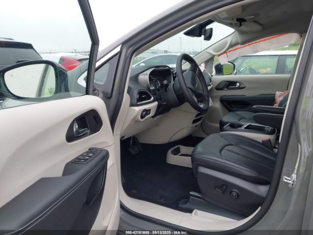 2024 CHRYSLER PACIFICA HYBRID 2C4RC1S7XRR200143 Photo 4