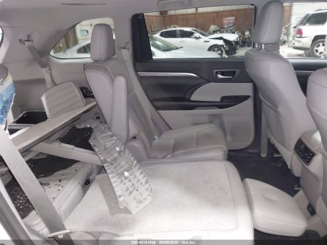 5TDDZRFH3JS827093 Toyota Highlander Limited Platinum
