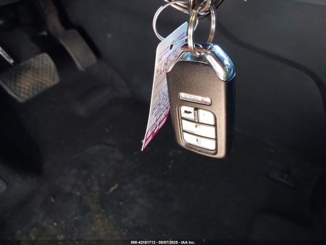 5FNYF8H03MB026880 Honda Passport Awd Elite