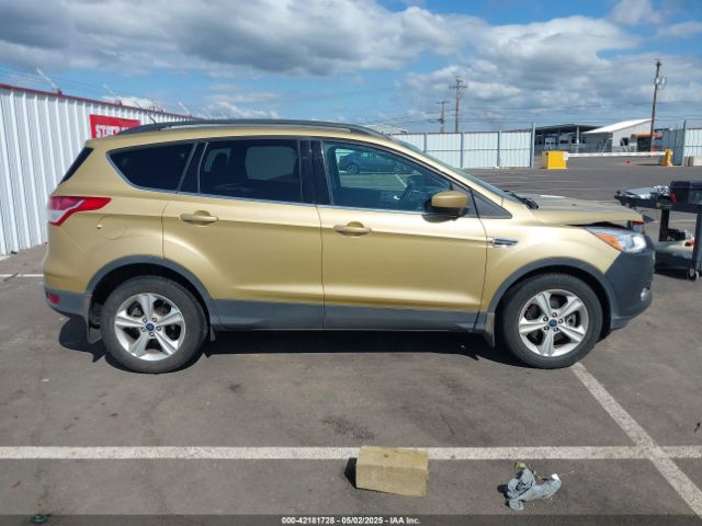 1FMCU9G99EUD34596 Ford ESCAPE SE