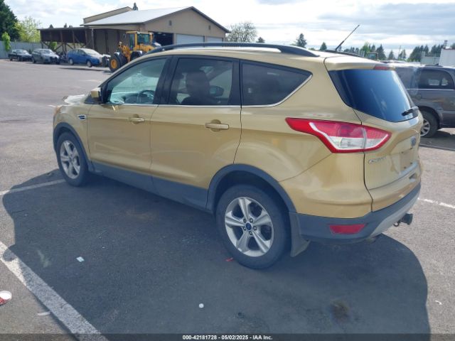 1FMCU9G99EUD34596 Ford ESCAPE SE
