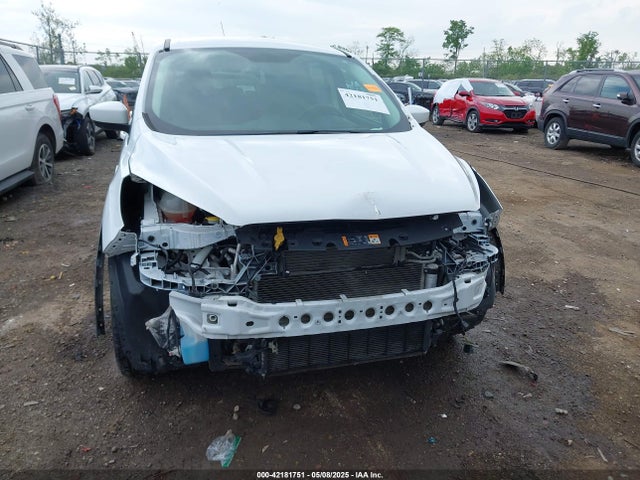 1FMCU0GD8HUE39991 Ford ESCAPE SE