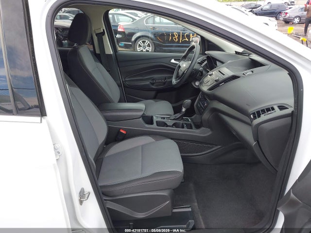 1FMCU0GD8HUE39991 Ford ESCAPE SE