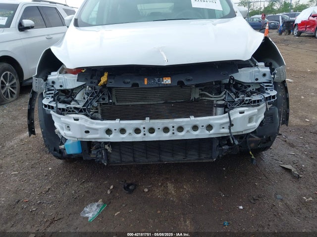 1FMCU0GD8HUE39991 Ford ESCAPE SE