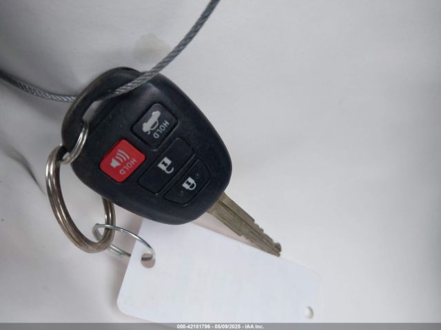2T1BURHE7JC113386 Toyota COROLLA LE