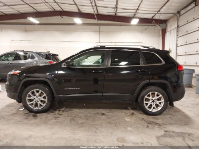 1C4PJMCB6HD227326 Jeep Cherokee Latitude 4x4