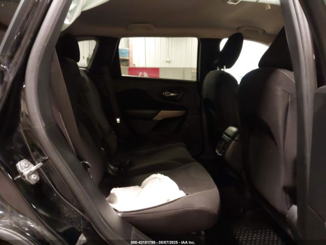 1C4PJMCB6HD227326 Jeep Cherokee Latitude 4x4