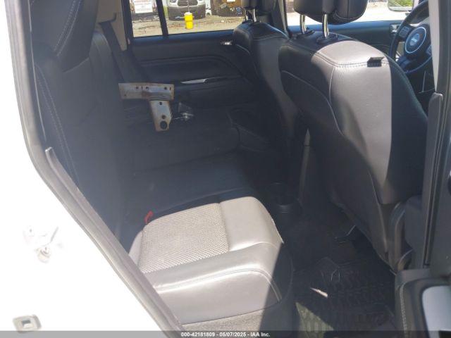 1C4NJDEB5ED802774 Jeep Compass Latitude