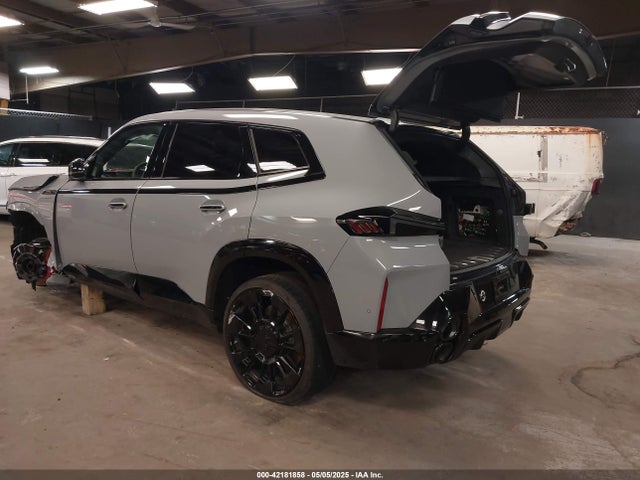 2025 BMW XM 5YM33CS04S9X59906 Photo 2