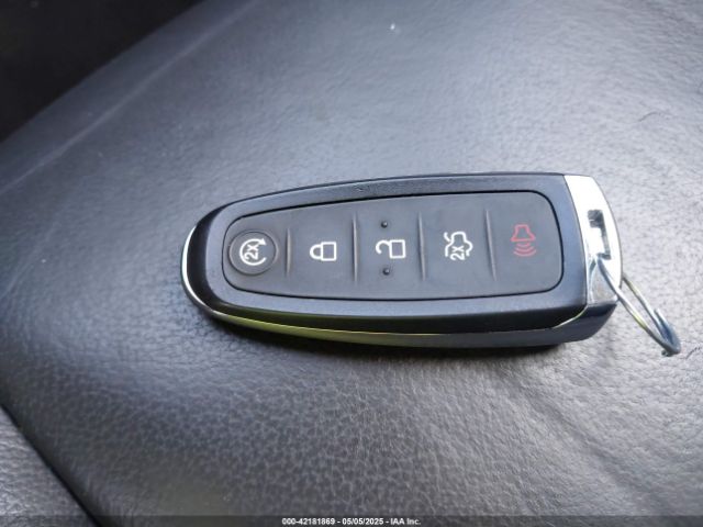 1FMCU0JX1FUC77685 Ford Escape Titanium