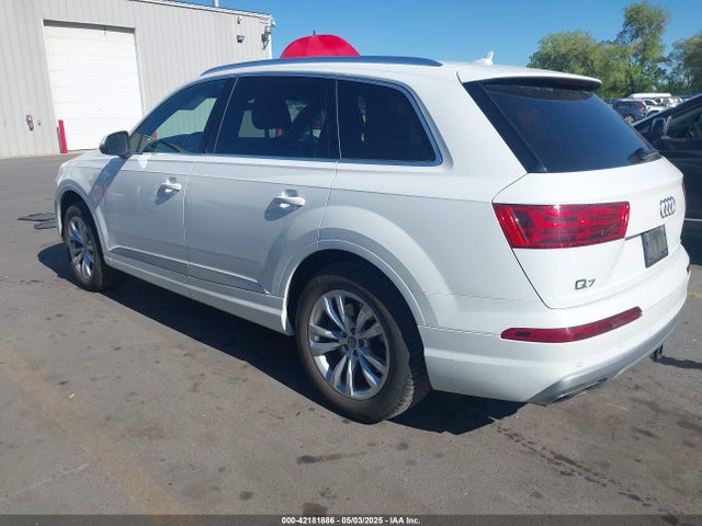 2019 AUDI Q7 WA1LAAF72KD034421 Photo 2