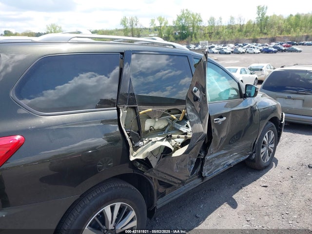 5N1DR2MM1HC651918 Nissan Pathfinder S