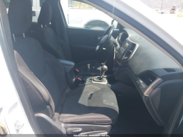 1C4PJLCB7FW790865 Jeep Cherokee Latitude