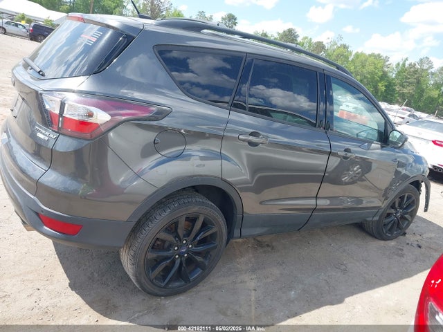1FMCU9J94HUA47678 Ford Escape