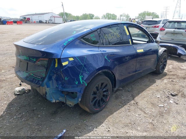 2024 TESLA MODEL Y 7SAYGAEE0RF212018 Photo 3