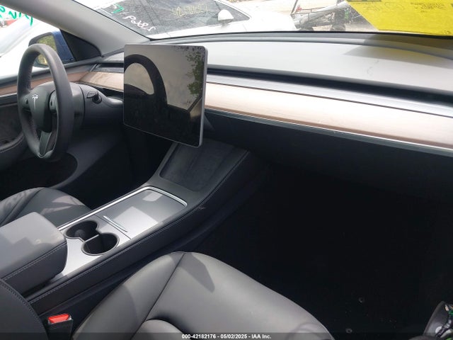 2024 TESLA MODEL Y 7SAYGAEE0RF212018 Photo 4