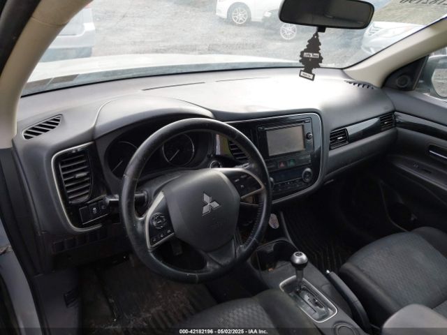 JA4AD3A36EZ013707 Mitsubishi Outlander Se