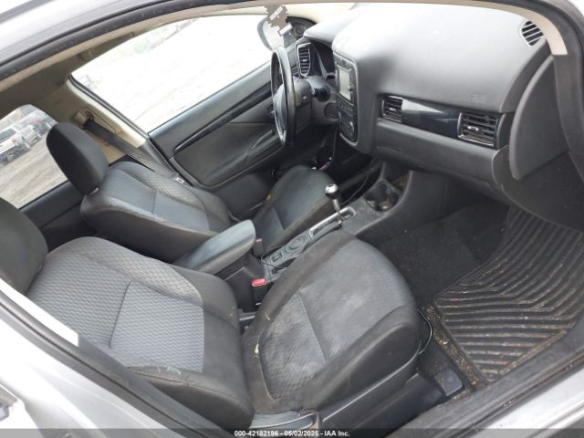 JA4AD3A36EZ013707 Mitsubishi Outlander Se