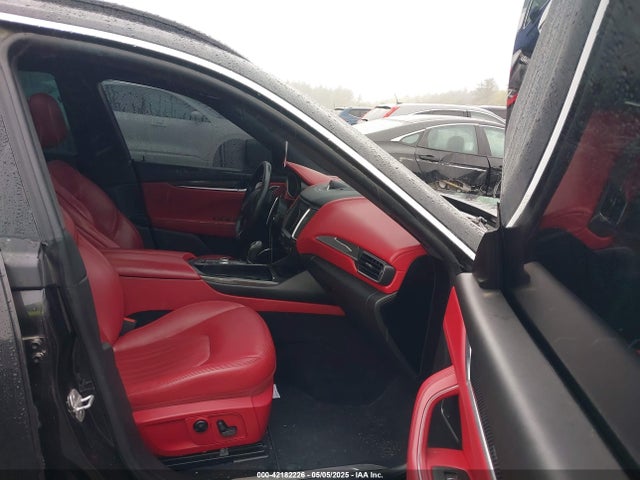 ZN661YUS0HX221892 Maserati m156e