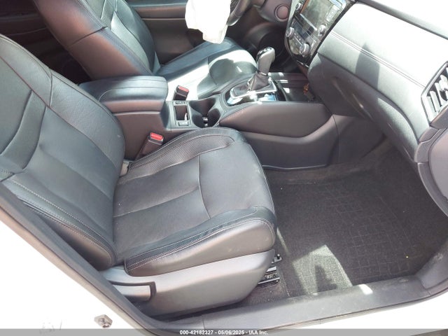 5N1AT2MV3JC811915 Nissan Rogue Sl