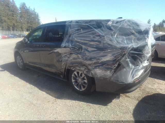 5TDKRKEC2SS239529 Toyota SIENNA LE