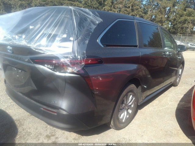 5TDKRKEC2SS239529 Toyota SIENNA LE