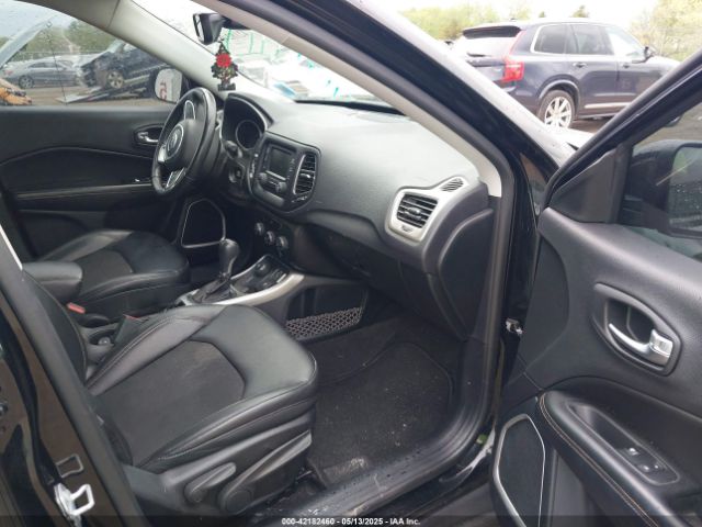 3C4NJDBBXJT199927 Jeep Compass Latitude 4x4