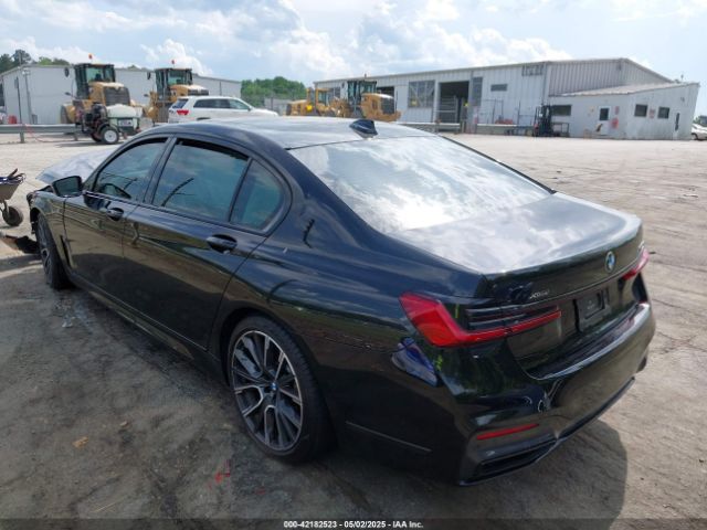 2022 BMW 750 WBA7U2C0XNCH39635 Photo 2